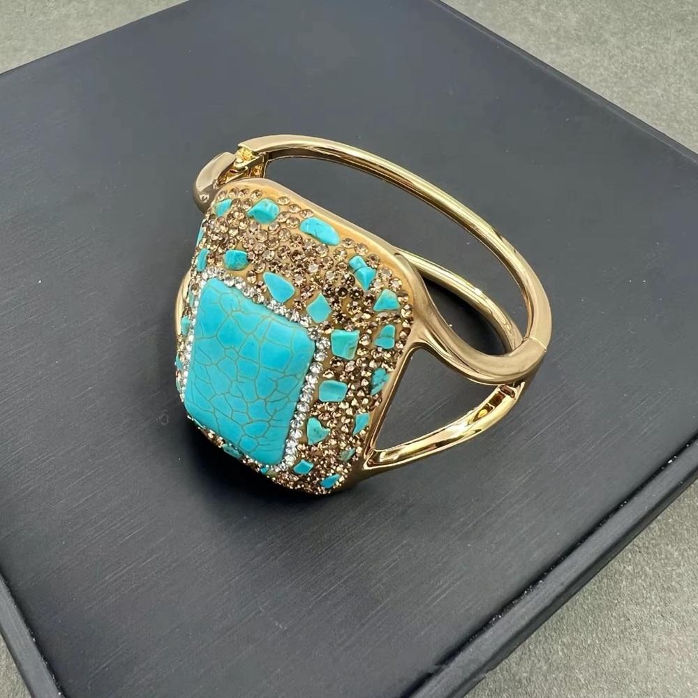 Natural turquoise bangle bracelet 🤍 NEW